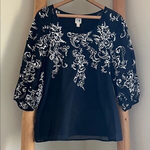 Edme & Esyllte Elegant Navy and White Embroidered Women's Ballon Sleeve Top